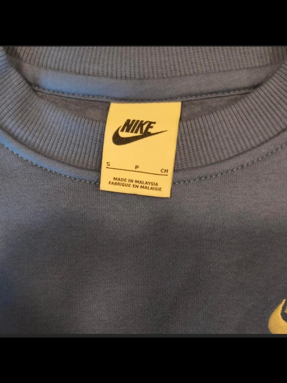Nike Men’s Navy Blue Crewneck Sweatshirt with White Swoosh
